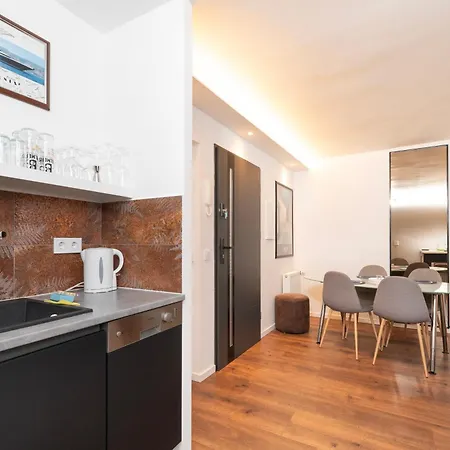 Апартаменти Functional 3city In With Parking By Renters Сопот