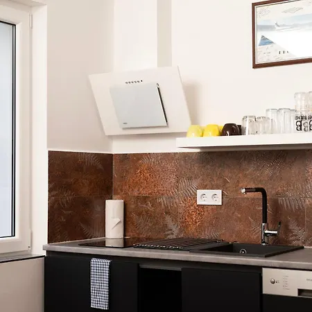 Functional 3city In With Parking By Renters Appartement